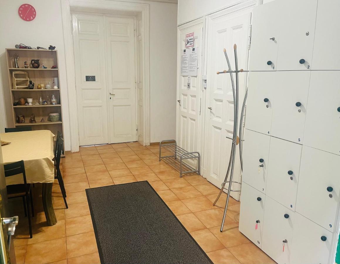 East Point Hostel Budapest Eksteriør bilde